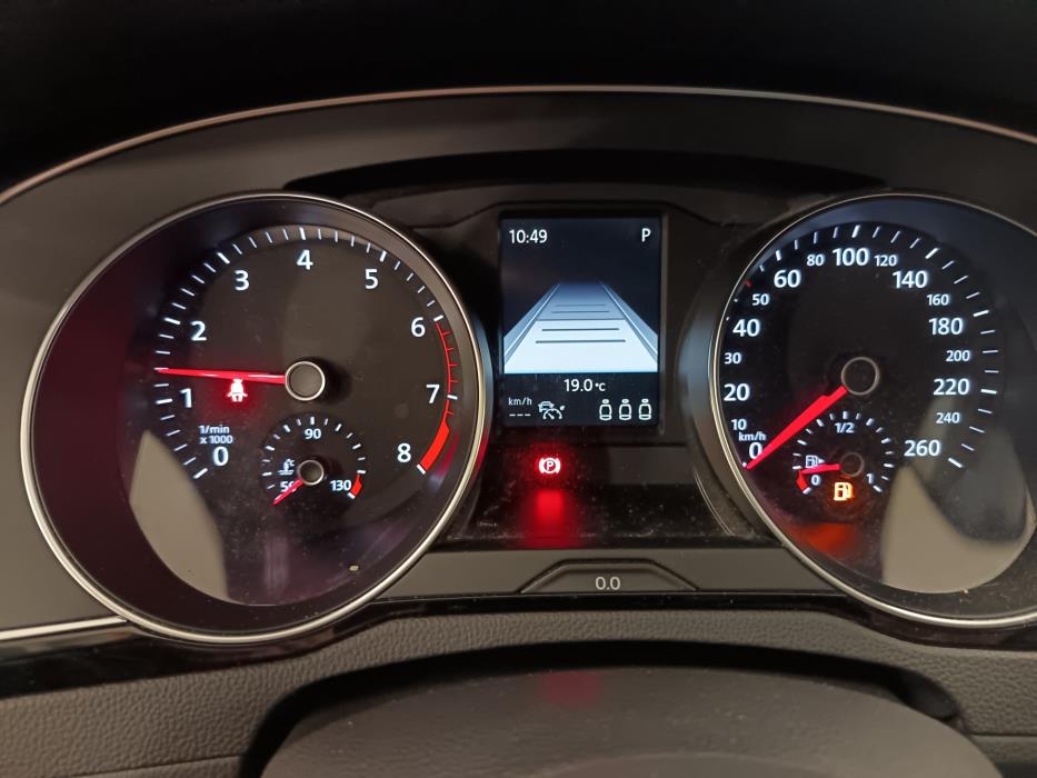 VOLKSWAGEN Passat 2023