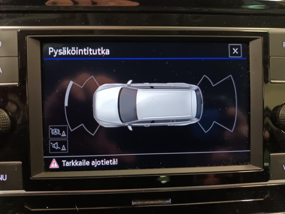 VOLKSWAGEN Passat 2023