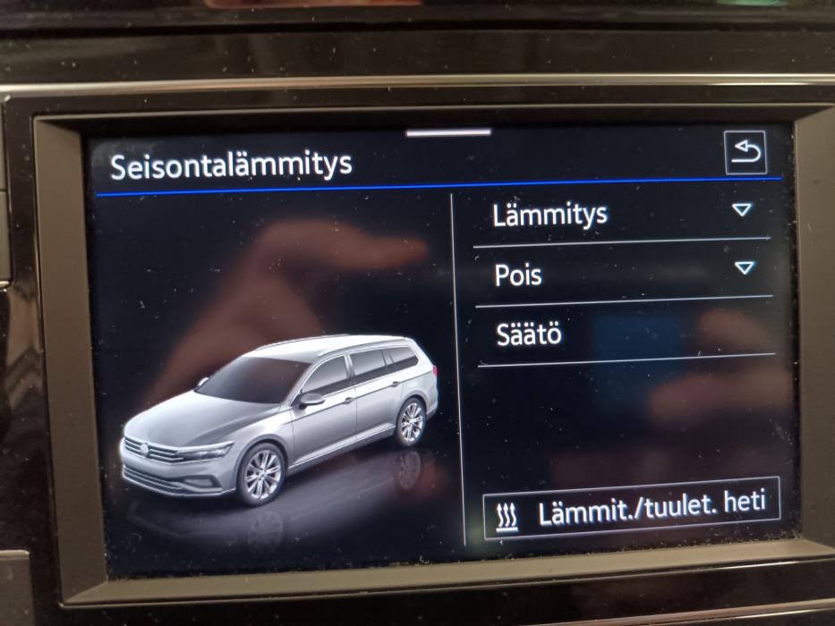 VOLKSWAGEN Passat 2023