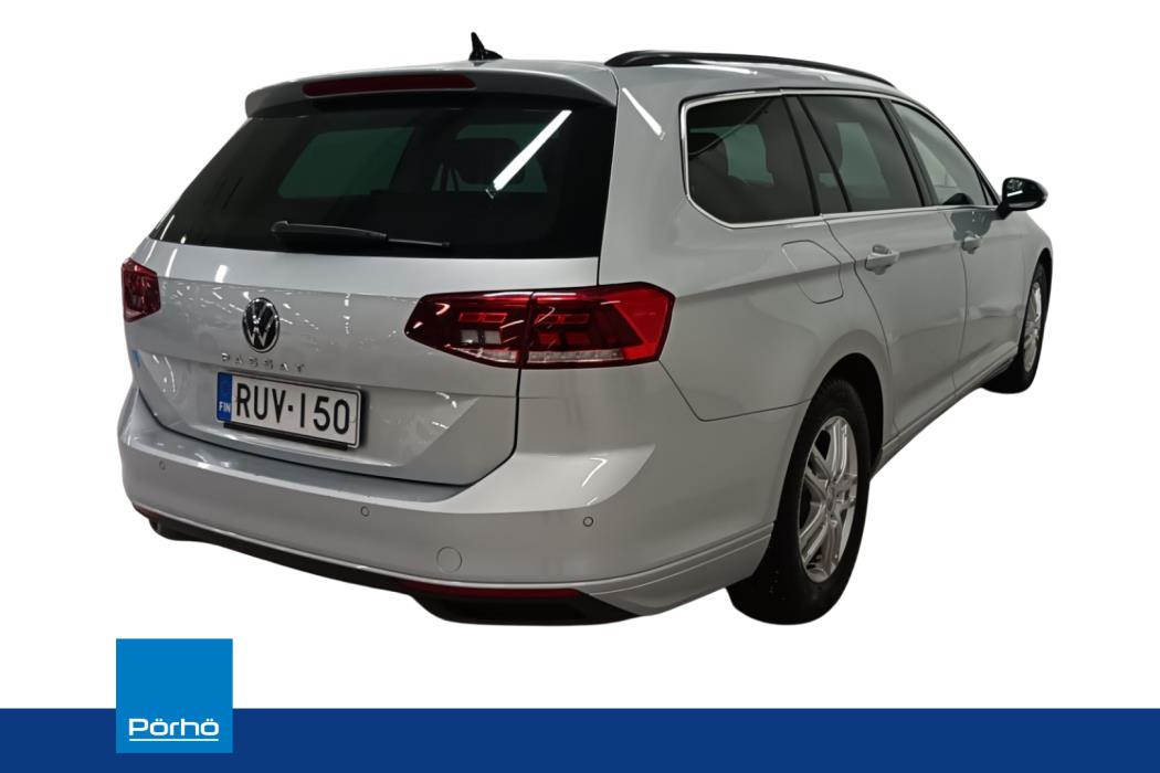 VOLKSWAGEN Passat 2023