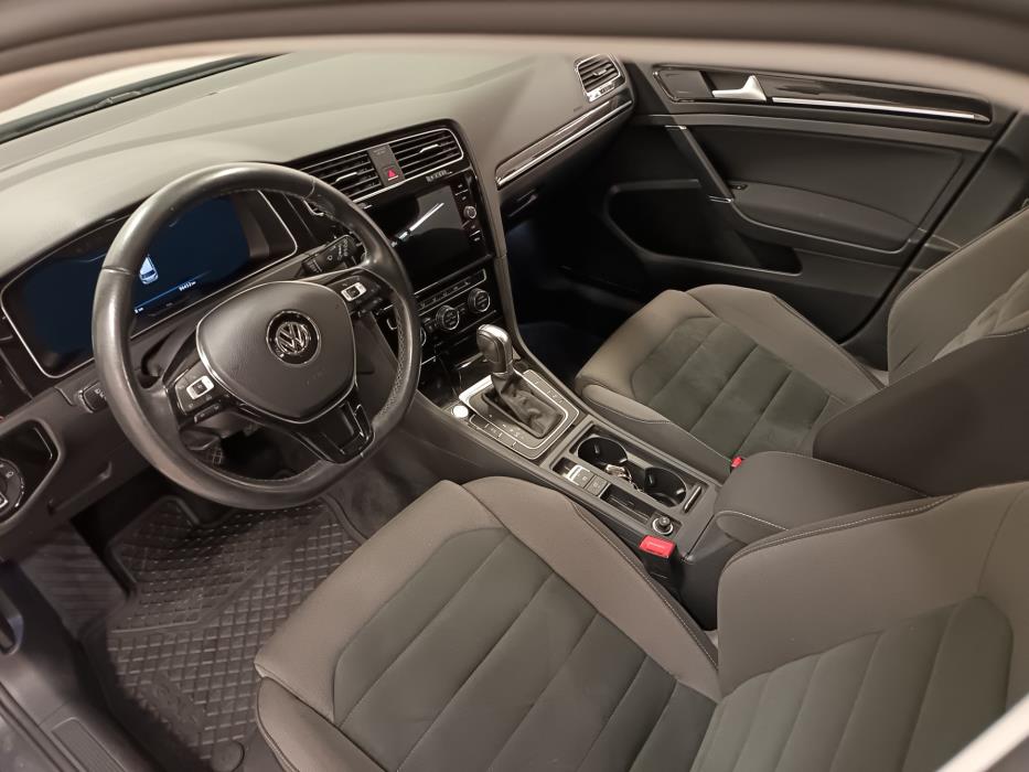 VOLKSWAGEN Golf 2017