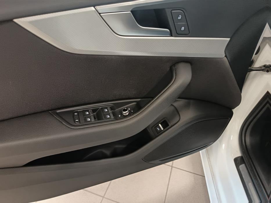 AUDI A4 2016