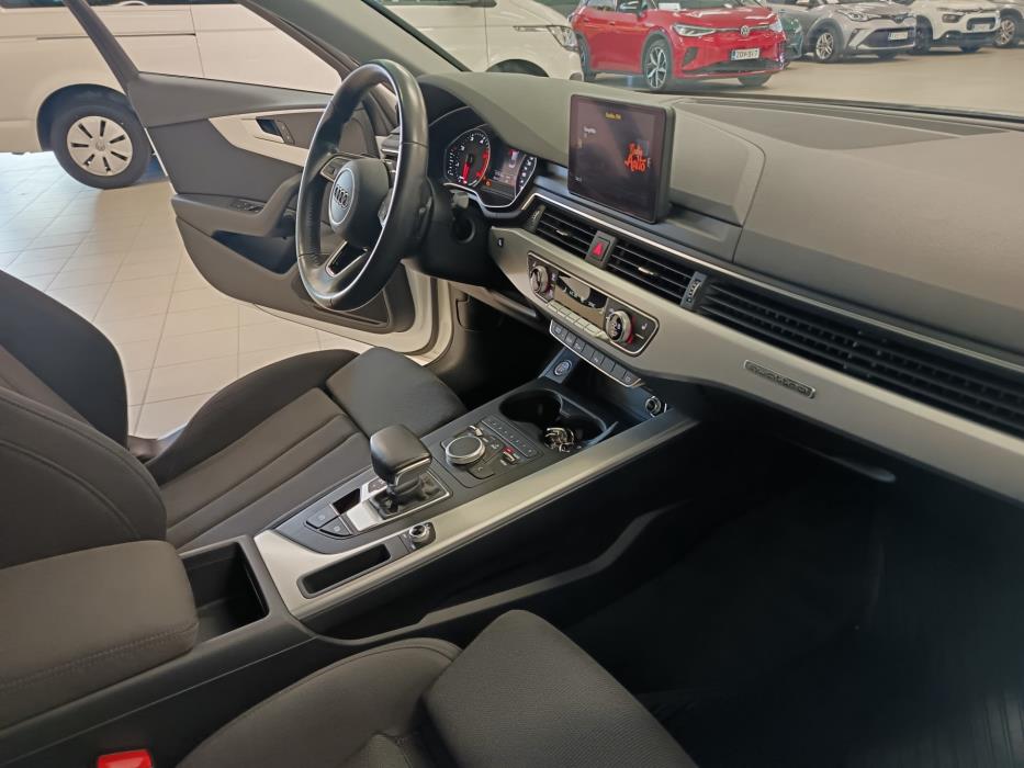 AUDI A4 2016
