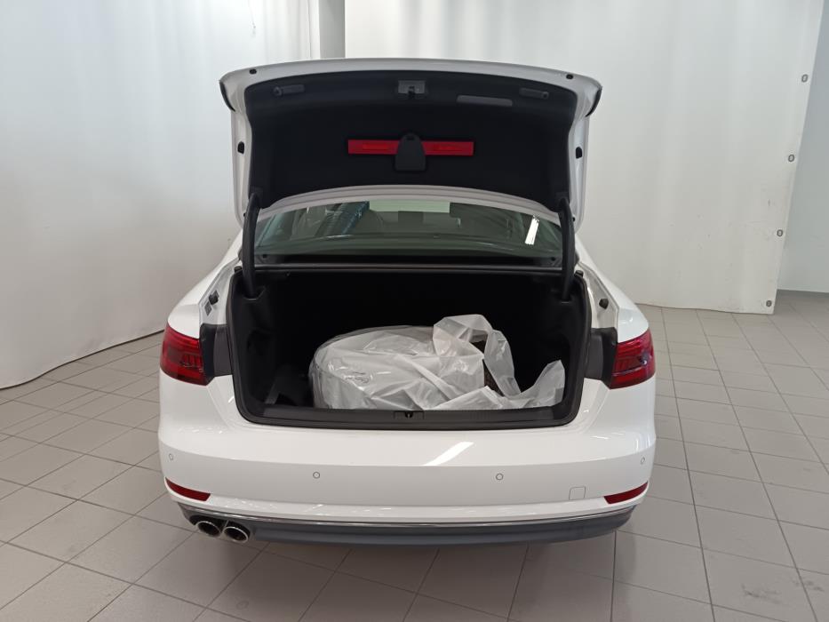 AUDI A4 2016