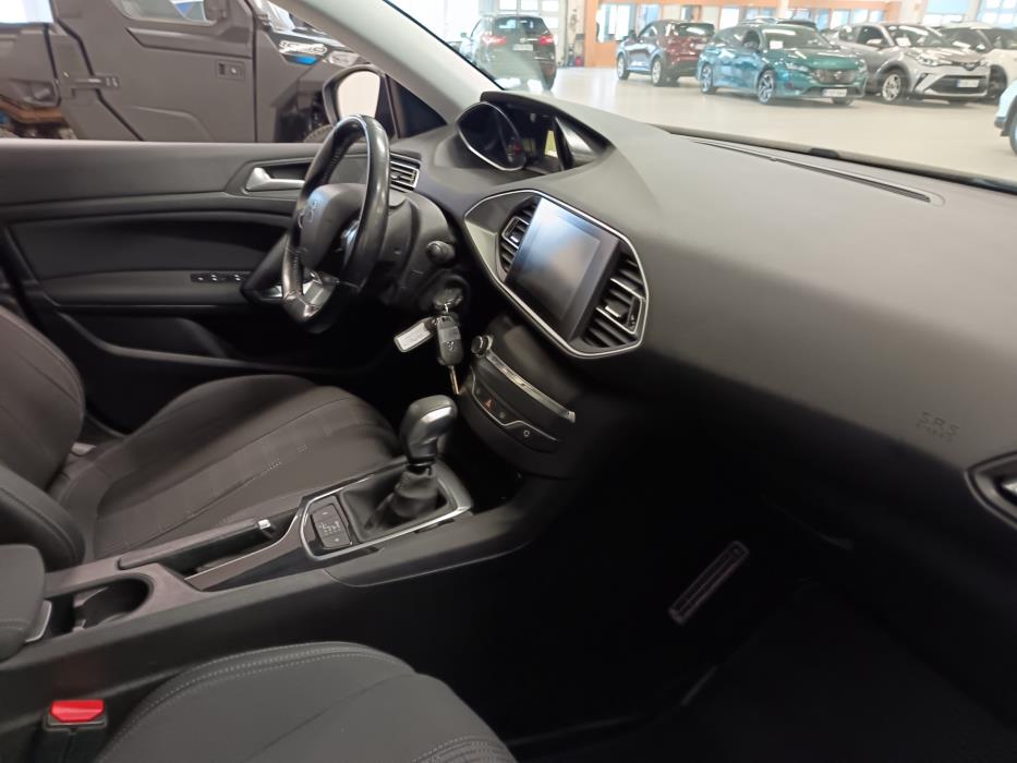 PEUGEOT 308 2018