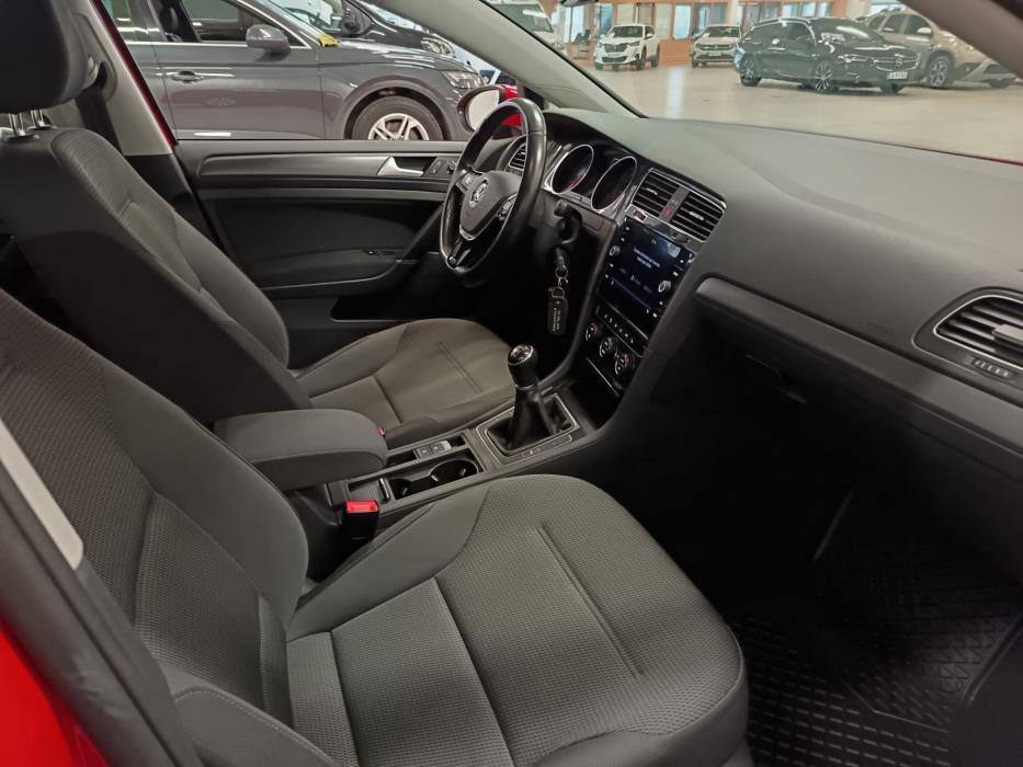 VOLKSWAGEN Golf 2020