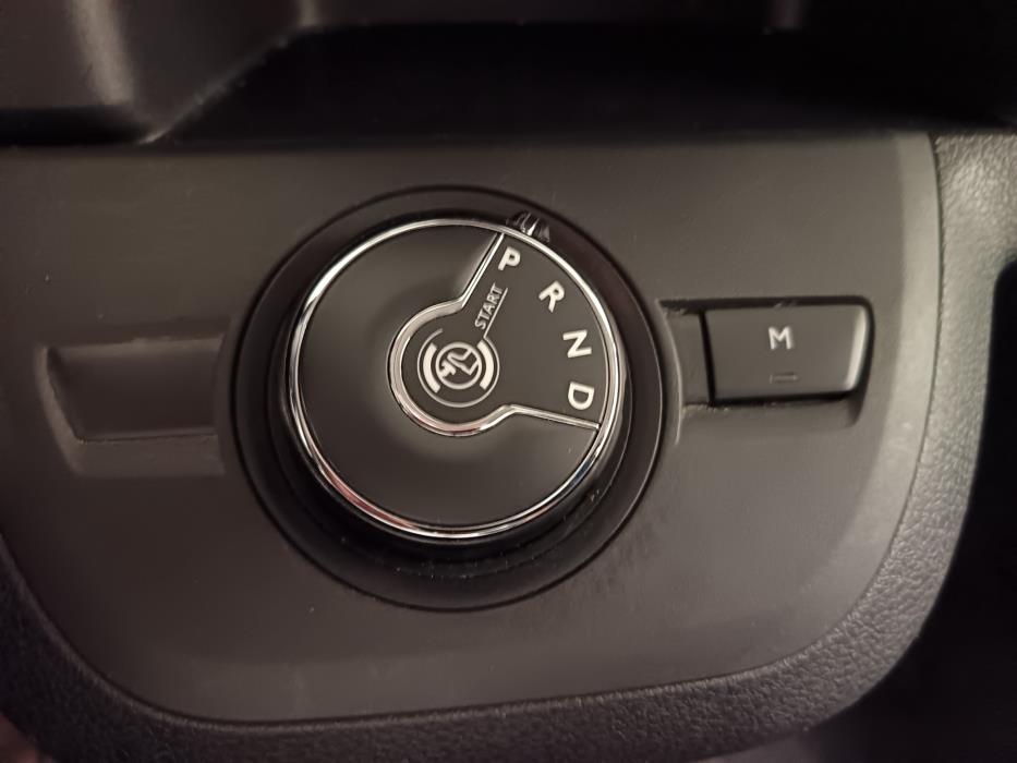 Peugeot Traveller 2022