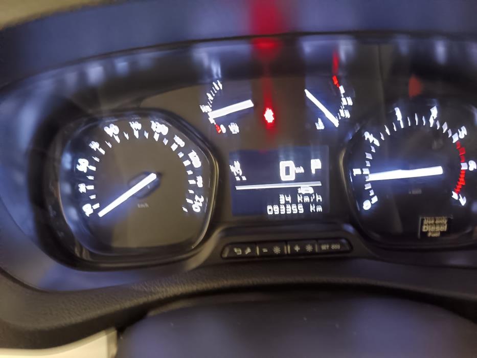 Peugeot Traveller 2022