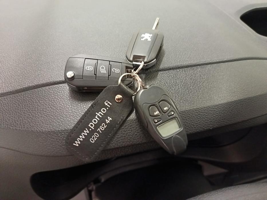 Peugeot Traveller 2022