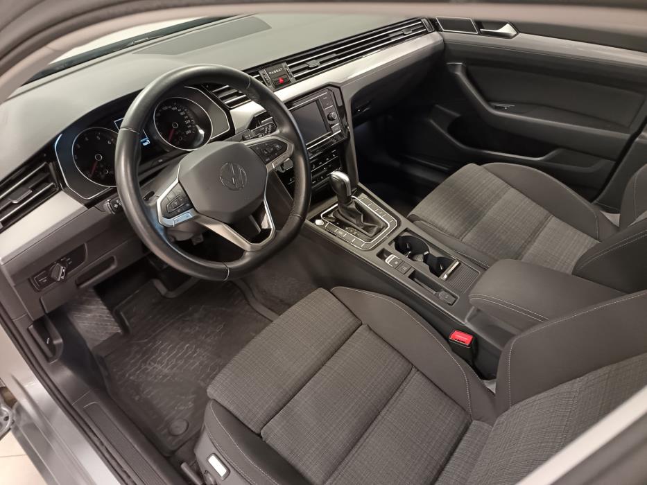 VOLKSWAGEN Passat 2022