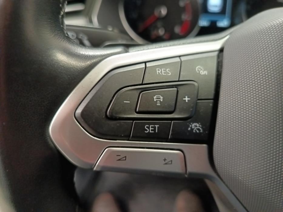 VOLKSWAGEN Passat 2022