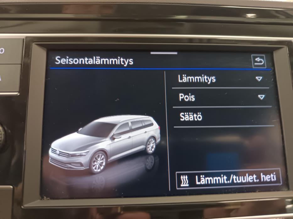 VOLKSWAGEN Passat 2022