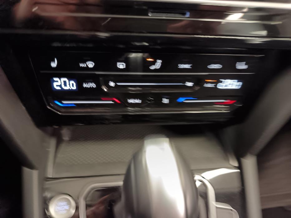 VOLKSWAGEN Passat 2022