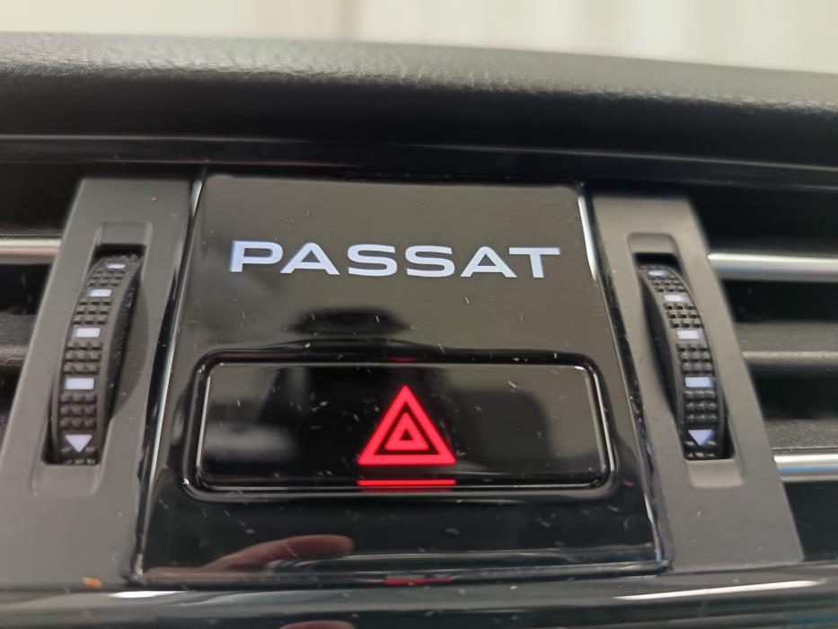 VOLKSWAGEN Passat 2022