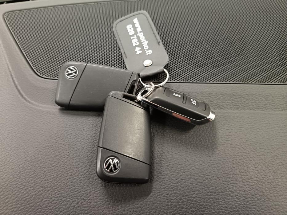 VOLKSWAGEN Passat 2022