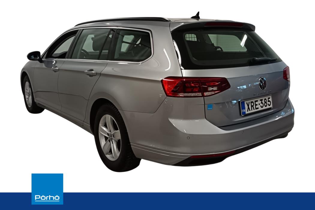 VOLKSWAGEN Passat 2022