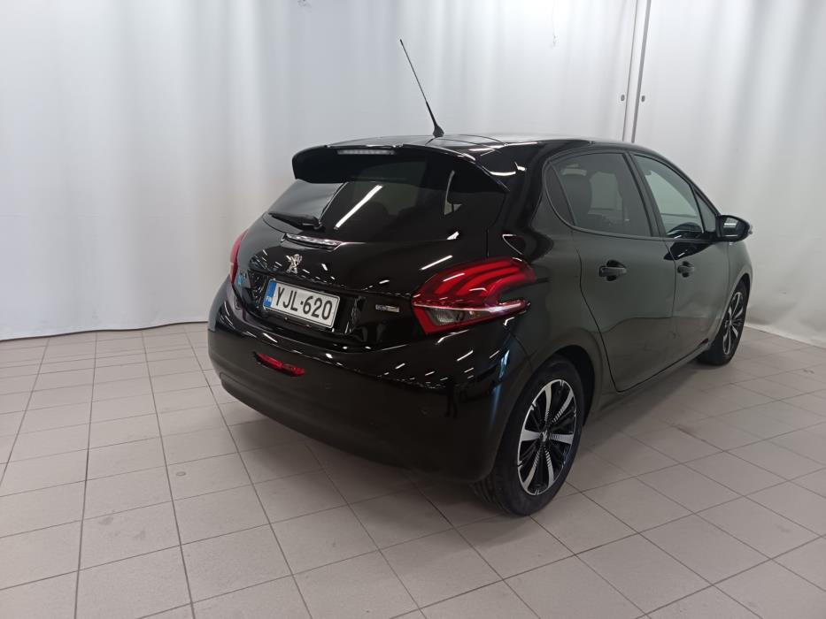 PEUGEOT 208 2017