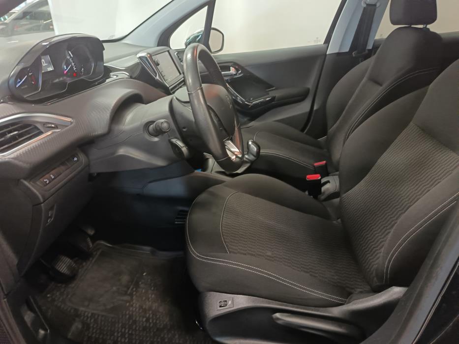 PEUGEOT 208 2017