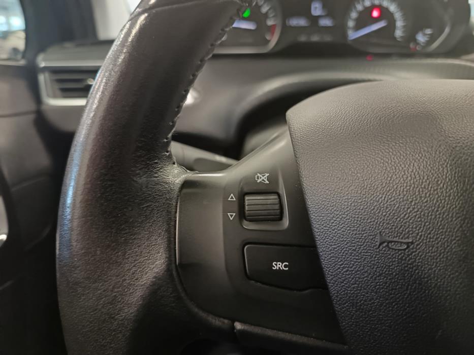 PEUGEOT 208 2017