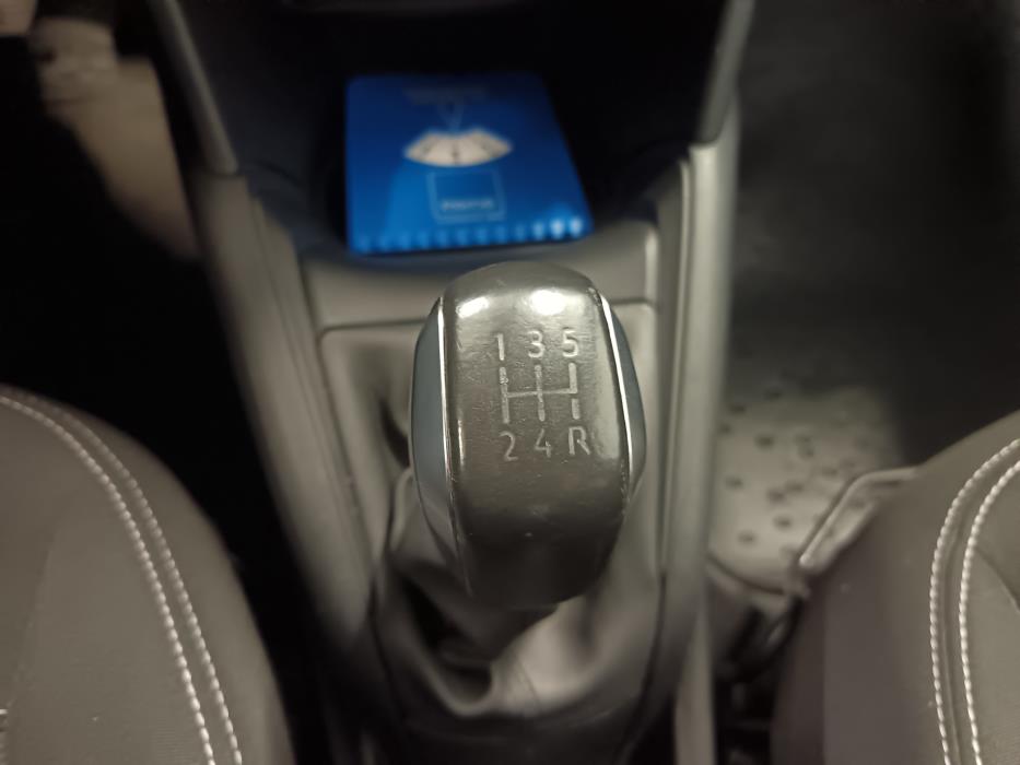 PEUGEOT 208 2017