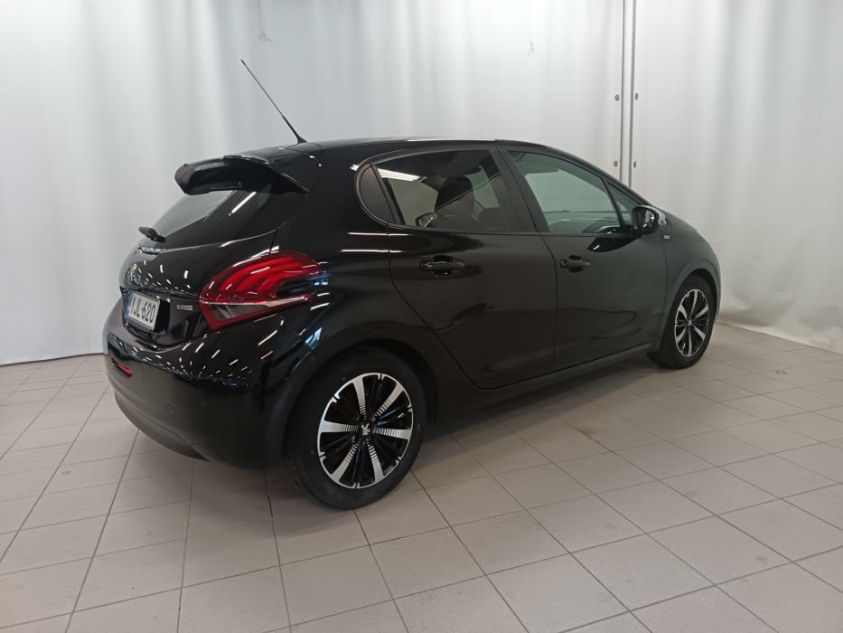 PEUGEOT 208 2017