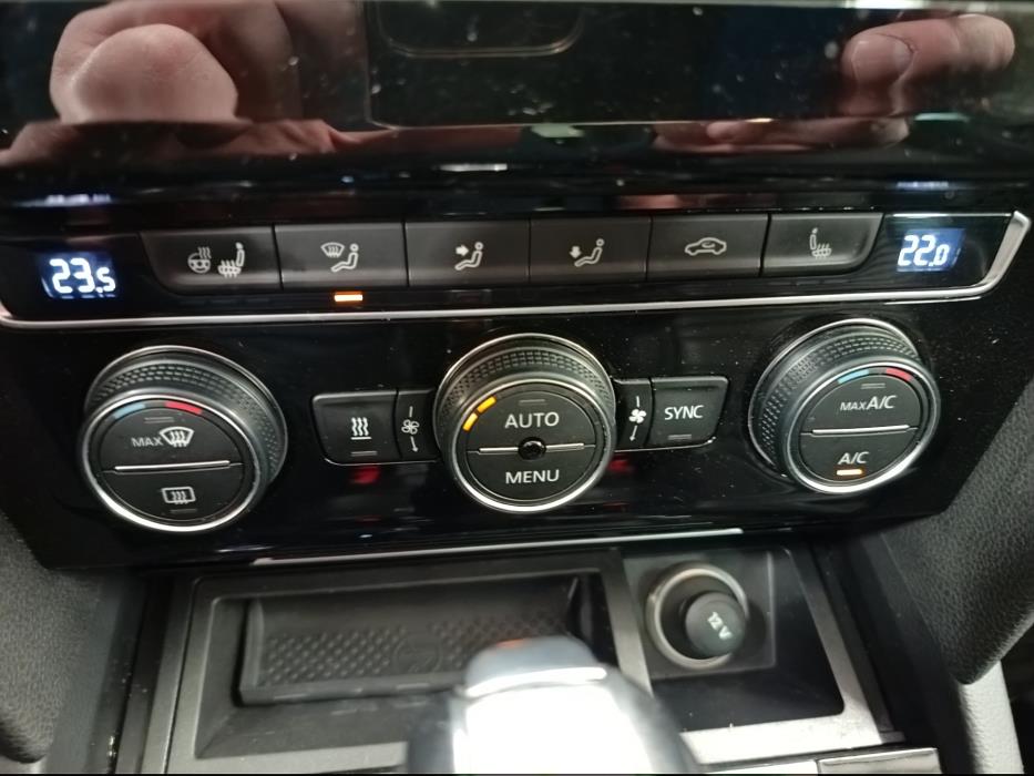 VOLKSWAGEN Passat 2015