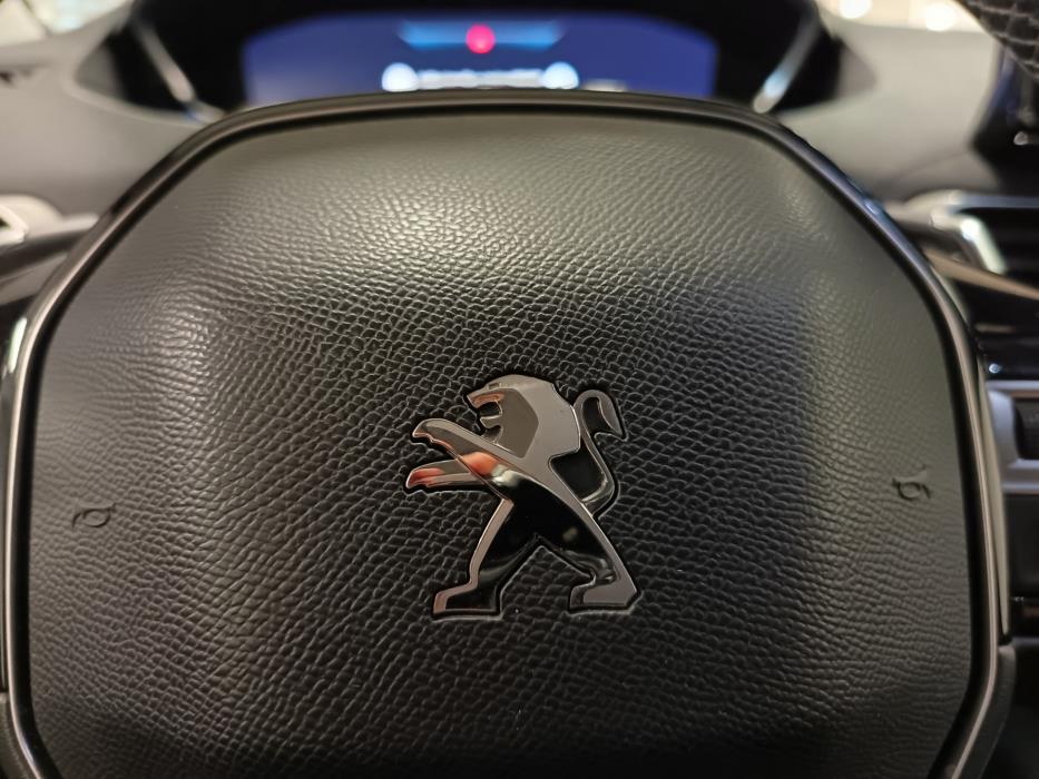 PEUGEOT 3008 2022