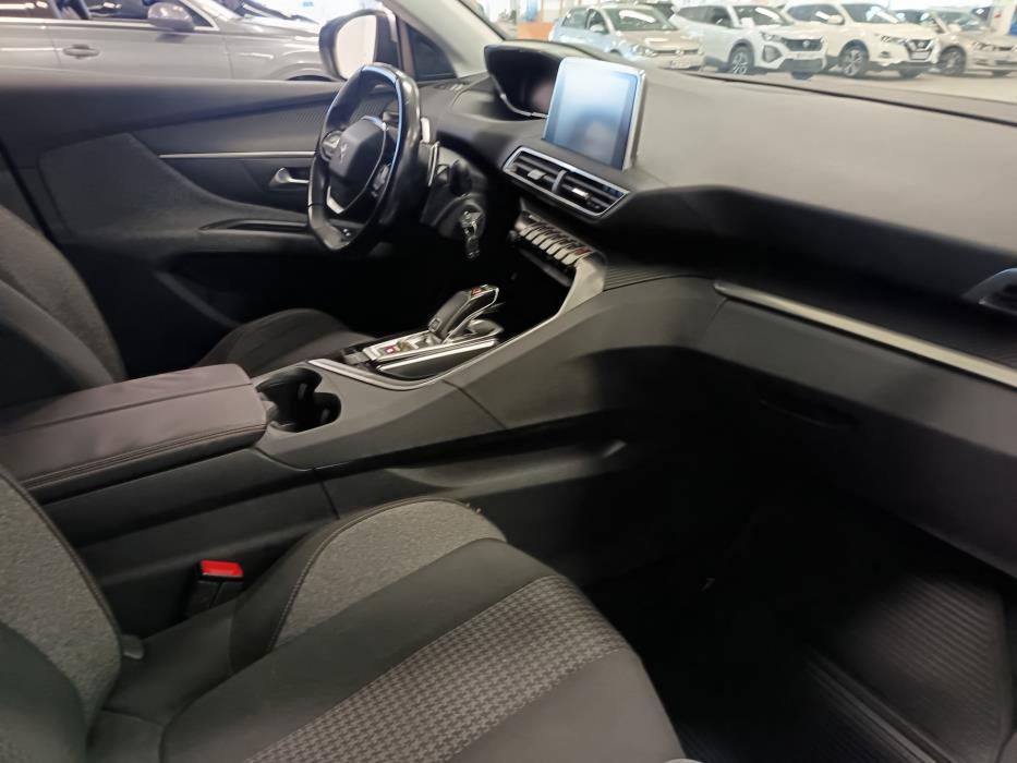 PEUGEOT 5008 2019