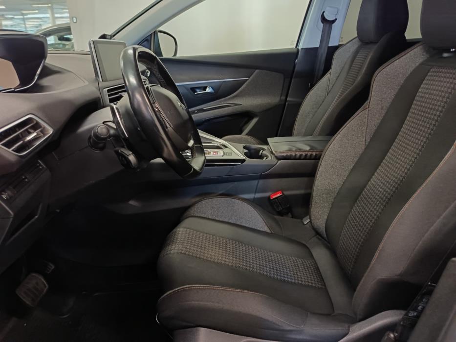 PEUGEOT 5008 2019