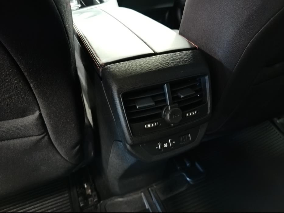 PEUGEOT 5008 2019