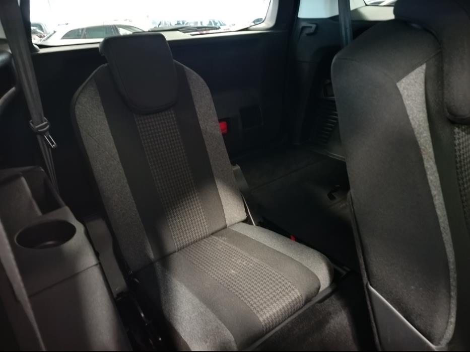 PEUGEOT 5008 2019