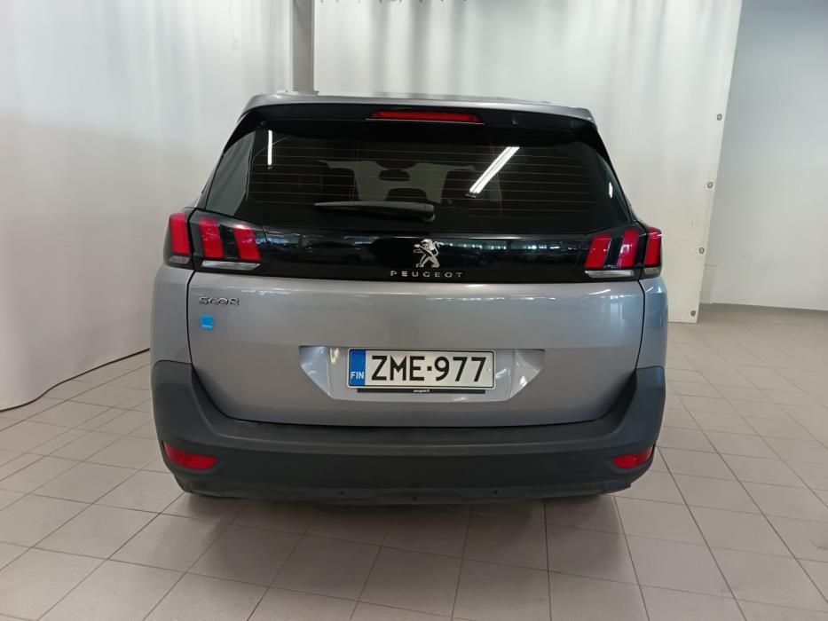 PEUGEOT 5008 2019