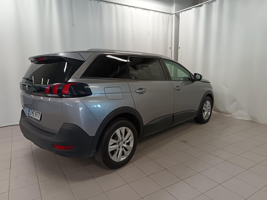 PEUGEOT 5008 2019
