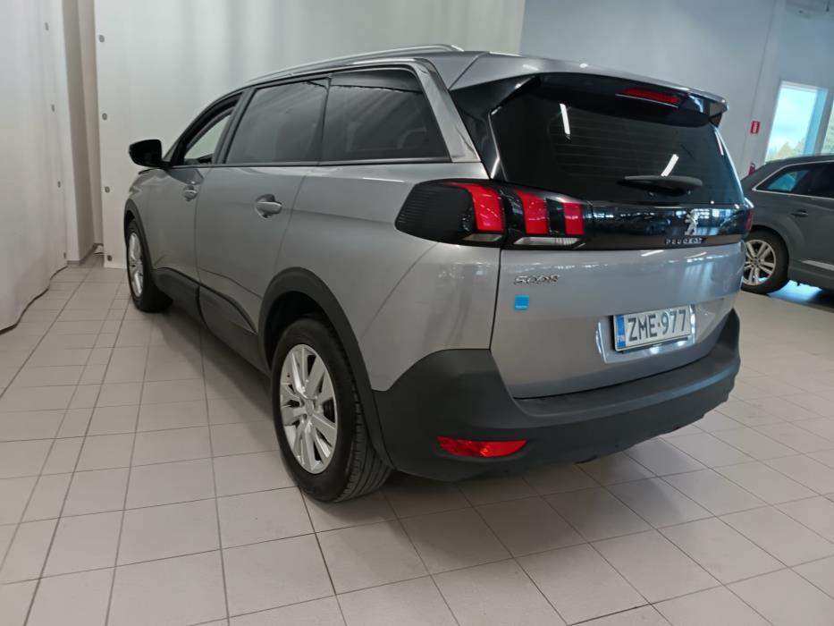 PEUGEOT 5008 2019