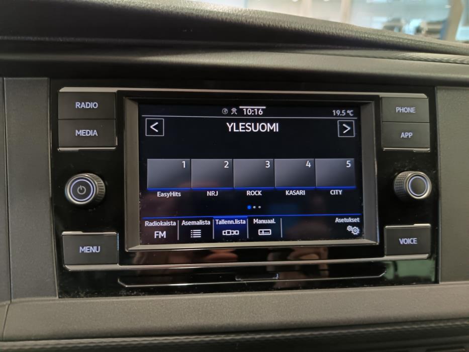 Volkswagen Caravelle 2023