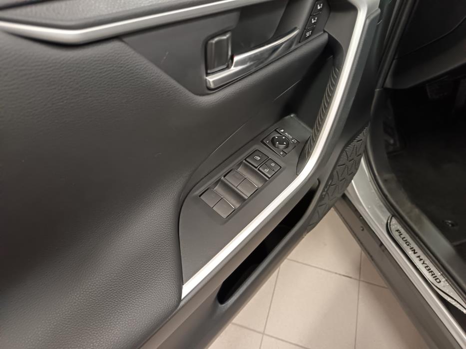 Toyota RAV4 Plug-in 2021