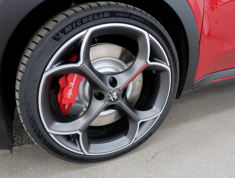 Alfa Romeo Junior 2025