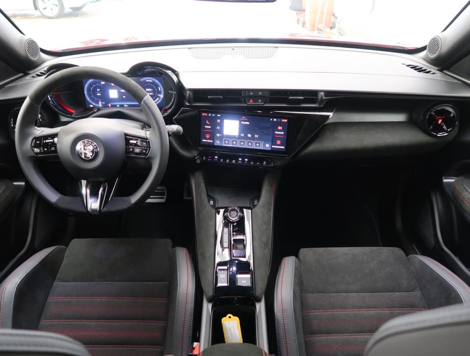 Alfa Romeo Junior 2025