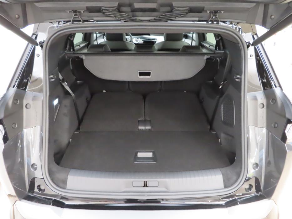 Peugeot E-5008 2026