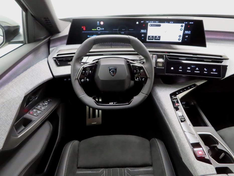 Peugeot E-5008 2026