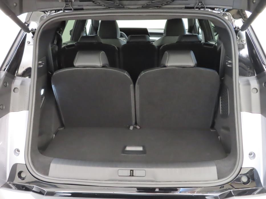 Peugeot E-5008 2026