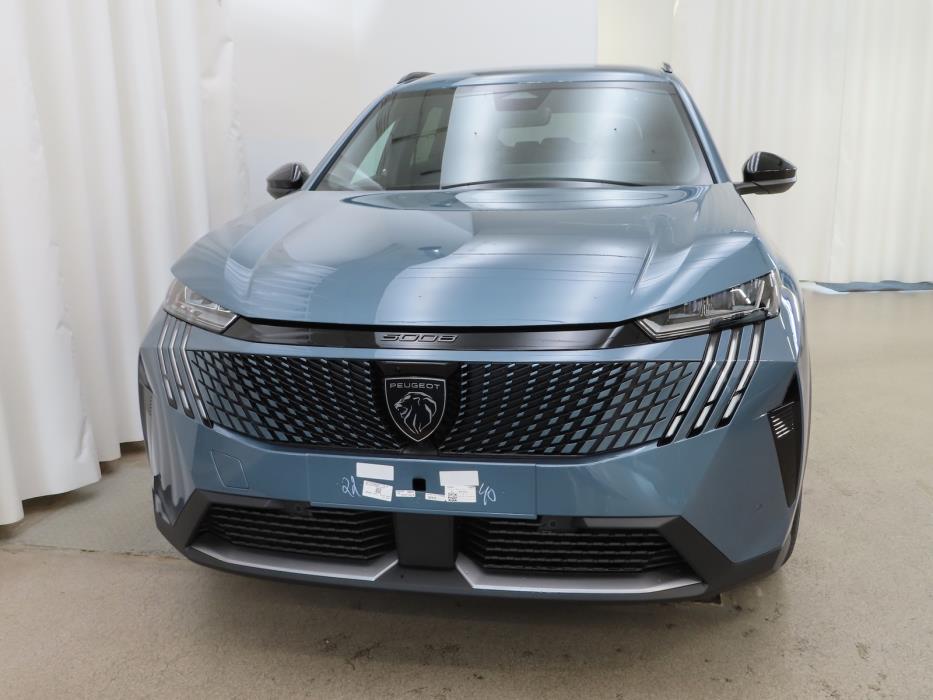 Peugeot E-5008 2025