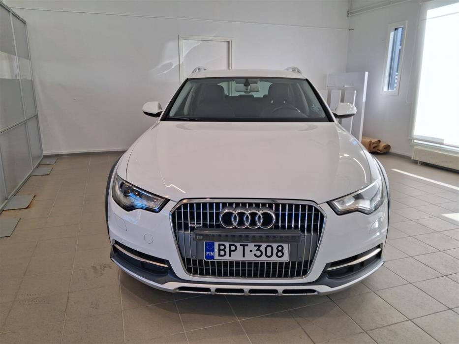AUDI A6 allroad quattro 2012