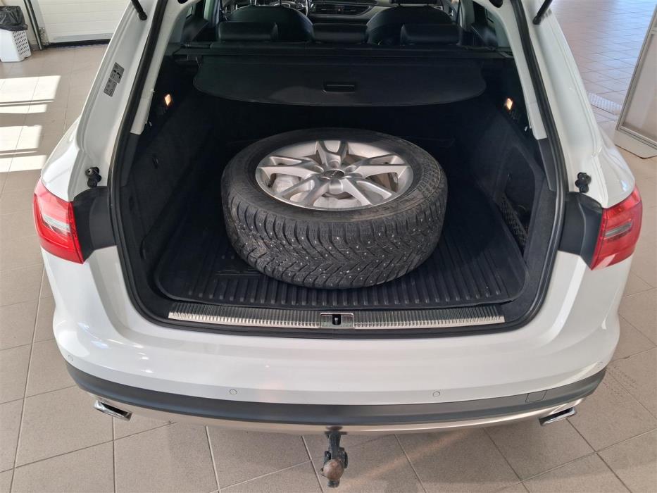 AUDI A6 allroad quattro 2012
