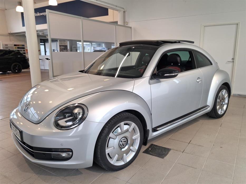 VOLKSWAGEN Beetle 2012