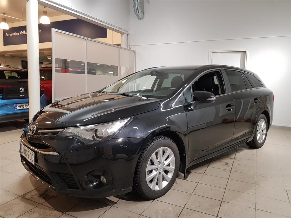 TOYOTA Avensis 2017