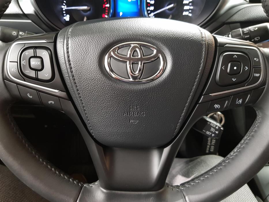 TOYOTA Avensis 2017