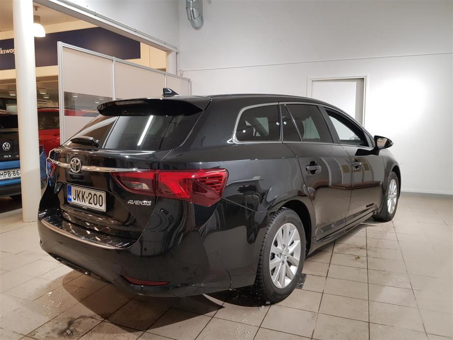 TOYOTA Avensis 2017