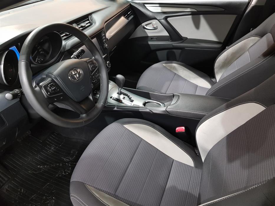 TOYOTA Avensis 2017