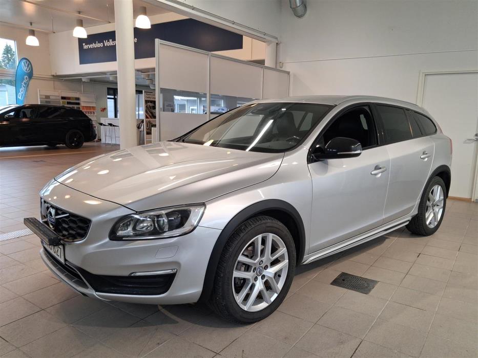 VOLVO V60 Cross Country 2017